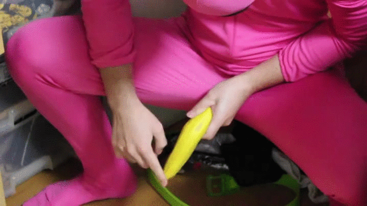 Girls Masturbating With Weird Objects