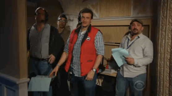 Late Show With Stephen Colbert Wrap It Up Ende Gif Find On Gifer