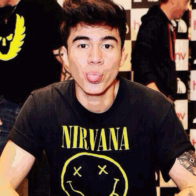 Calum hood GIF Find on GIFER