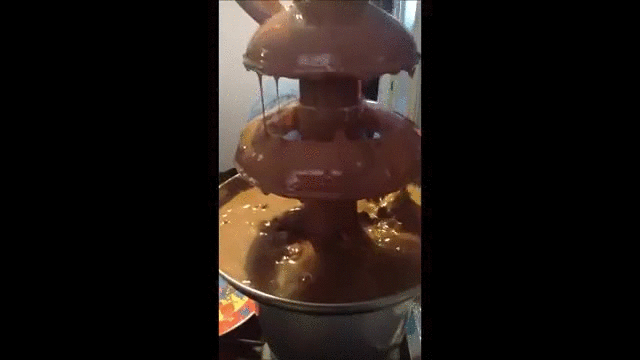 Шоколадный фонтан гифка