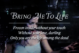 Песня i touch your. Bring me to Life. Эванесенс бринг ми ту лайф текст.