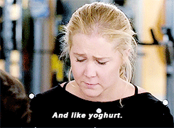 Amy Schumer Porn Gif - Ok i laughed a lot in this movie and my friend was collapsed on me laughing  for like half of it and lizzie borden took an ax comida GIF - Encontrar en