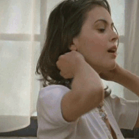 Alyssa milano GIF - Find on GIFER