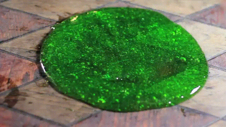 Слизь анимация. Зеленый с блестками. Зеленый камень с блестками. Slime зелёный. Зеленые блестки.