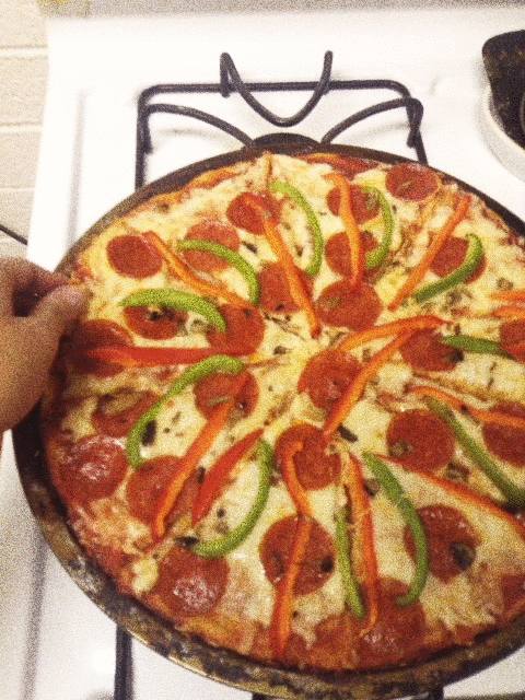 Pizza homemade phhhoto GIF - Find on GIFER