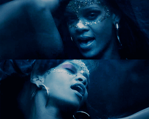Рианна записывает песню. Рианна where you been. Рианна where you been. Рианна гиф. Рианна плачет.