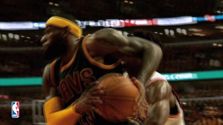 GIF animado: 2015 nba playoffs slam dunk lebron james.
