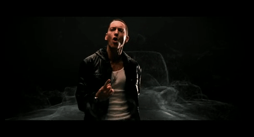 Eminem no love. Эминем no Love. Eminem - respect the g.o.a.t. (2019). Клип Эминема 2016 года. Кадры из клипа Эминема.