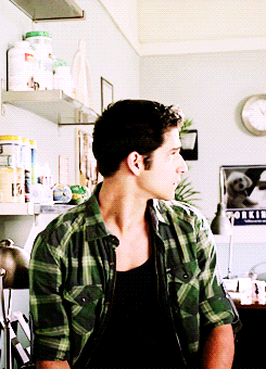 tyler posey s Dimensions: 245x340 px Download GIF tyler posey, or share You...