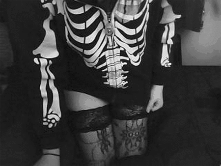 Hot Gothic Girls Twerking Gif - PORNO Photo