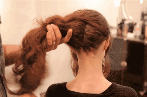 Как правильно трясти волосами