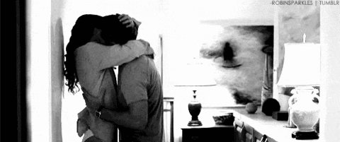Tv piernas amor GIF - Encontrar en GIFER