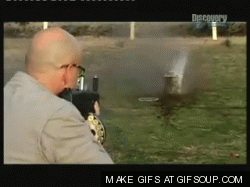 GIF tiro tiroteio - GIF animado em GIFER