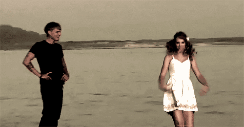 Couple music love GIF - Find on GIFER