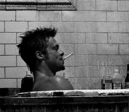 Фото в ванной с сигаретой