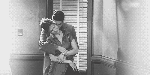 Casal black and white GIF - Find on GIFER