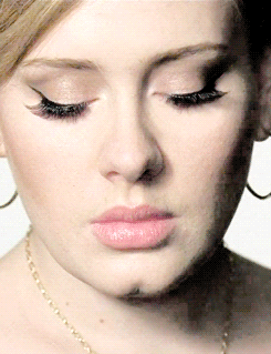 GIF hunts sexy adele - animiertes GIF auf GIFER