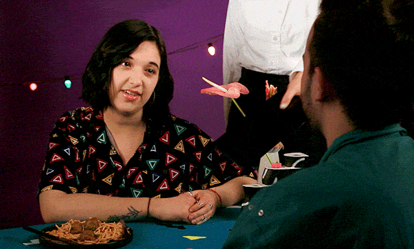 「girl choke food gif」的圖片搜尋結果"
