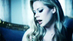 Гифка Аврил Лавин Отпусти Меня Avril Lavigne Let Me Go Гиф.