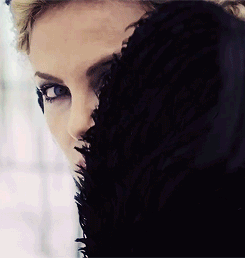 charlize theron,queen ravenna,queen,evil,snow white