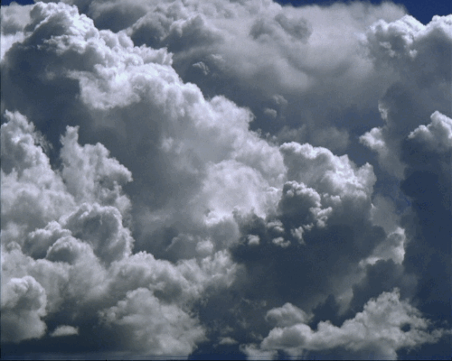 Облака бегут быстрей. Движущие облака. Плывущие облака gif. Движение облаков. Движущиеся тучи.