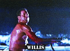 Брюс уиллис ночь. Брюс Уиллис гифка. Брюс Уиллис в молодости торс. Брюс Уиллис в бассейне. Цвет ночи Брюс Уиллис в бассейне.