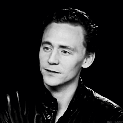 tom hiddleston,hiddles,chapstick,chapped lips