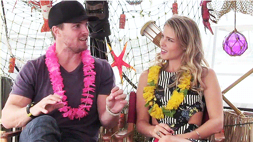 felicity smoak,emily bett rickards,film,interview,celebs,smiling,stephen amell,olicity,movielala,snapping,and and stephen amell,oliver qeen,hood