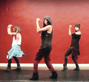 Танцуют девчонки а парни пусть постоят. Гиф танцы Болгарии. Танцы танцы танцуют девчонки а парни.