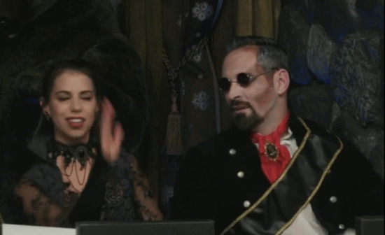 vexahlia,laura bailey,critical role,reaction,high,liam,and,dragons,high five,five,5,react,laura,role,dungeons and dragons,dnd,travis,dungeons,critrole,bailey,critical,highfive,vex,grog,travis willingham