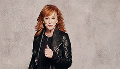 reba mcentire,going out like that,country music,rebaedit,i cry,my first love,also shoulder alskdjfalsd,shes just so beautiful,how is she going to be 60 in 2 weeks,soooo i made 11 s and had a hard time picking