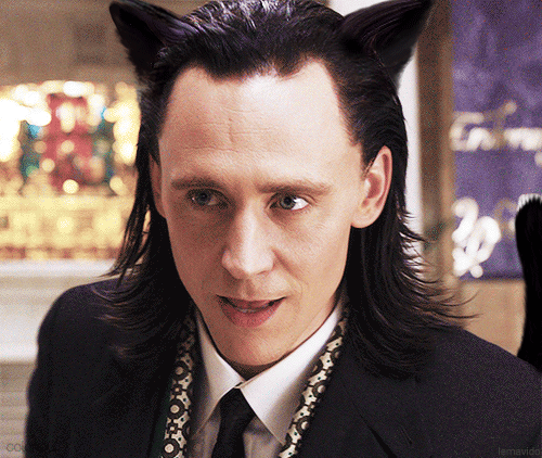 tom hiddleston,cat ears