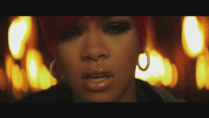 Песня огонь клип. Eminem Rihanna Меган Фокс. Rihanna Fox записи. Рианна и Эминем клип. Клип где огонь.