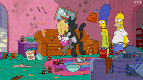 lisa simpson,maggie simpson,itchy and scratchy,marge simpson,couch gag,homer simpson,reaction,bart simpson,simpsons,homer,lisa,bart,marge,maggie,season 26,itchy,scratchy,the wreck of the relationship