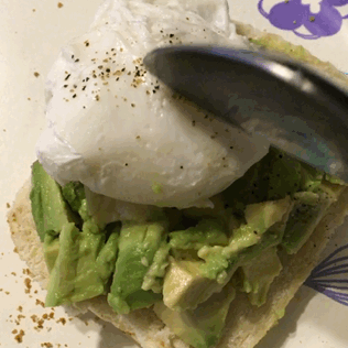 made by me,breakfast,foodporn,made with tumblr,avocado,poached eggs