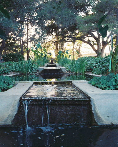 esoteric,fountain,3d,water,nature,photography,california,net art,garden,the current sea,sarah zucker,stereoscopic,thecurrentseala,brian griffith,nimslo,thecurrentsea,theosophy,art,wiggle,lifetime tv,dead7