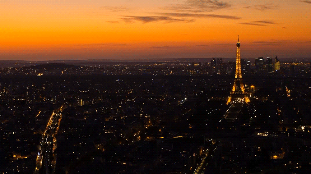 Парижский ночной сон. Франция с высоты птичьего полета. Вид на Париж рассвет. Париж анимация. Анимация ночной Париж.