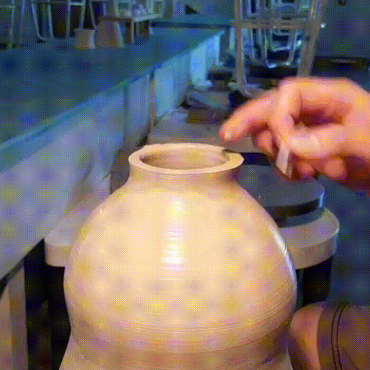 Clay top satisfying GIF.