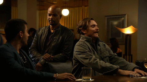 fox,excited,hello,wave,lethal weapon,damon wayans,clayne crawford,riggs,murtaugh