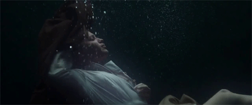 drowning,underwater,testament of youth,oil painting,water,sea,painting,alicia vikander,period drama,james kent,vera brittain,hayyyy,well isnt that special