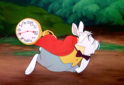Никуда не двигаясь. Гиф опаздываю. Анимация опаздывать. Бегущий кролик с часами. Алиса в стране чудес Мартовский заяц.