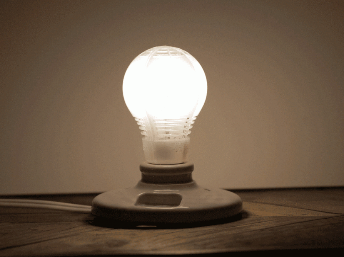 Отсутствие посторонних источников света прозрачный. Лампа. Источники света лампы. Гифка светодиодные лампы. Пульсирующие светильники.