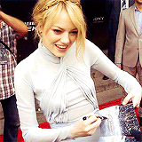 emma stone,autograph,excited,premiere,working,funny face,blond