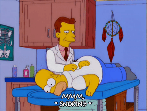 Брат был врач. Симпсоны массаж. Гомер симпсон массаж. Гомер доктор. Гомер гифки.