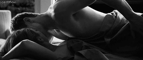 Making out hot couples GIF - Find on GIFER