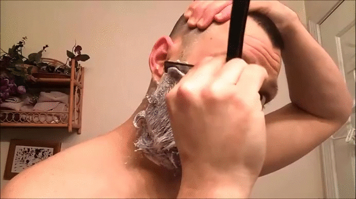 11 момент с бритьем