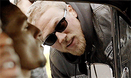 sons of anarchy,charlie hunnam,soa,jax teller,kill me,btw,soaedit,requested by,soamine,lynn why did you make me do this,kingtrager,i love charlie too much,im too weak