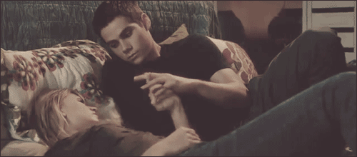 pillow talk,movie,girl,boy,hands,bed,cuddle,holding hands