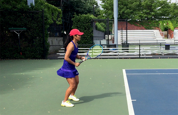 She plays tennis well. Большой теннис. Занятия теннисом. Теннис анимация.