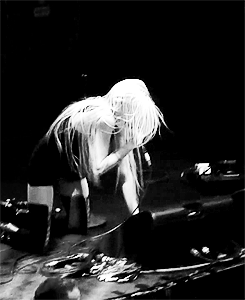 taylor momsen,the pretty reckless,live